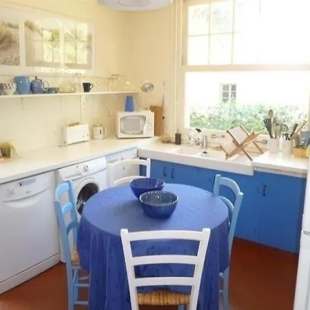 House Pereire Avec Piscine 1 *