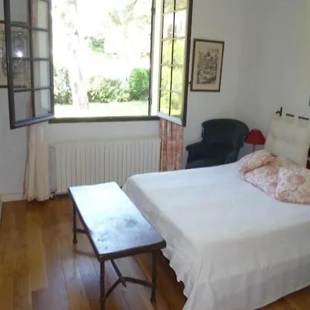 House Pereire Avec Piscine 1